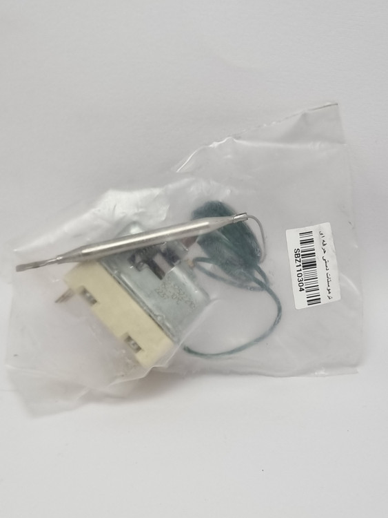 نمای جانبی ترموستات بیزرا با پایه اتصال و سیمهای خروجی