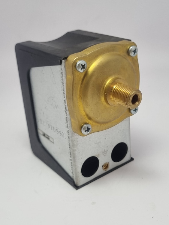 نمای نزدیک از قسمت تنظیم فشار